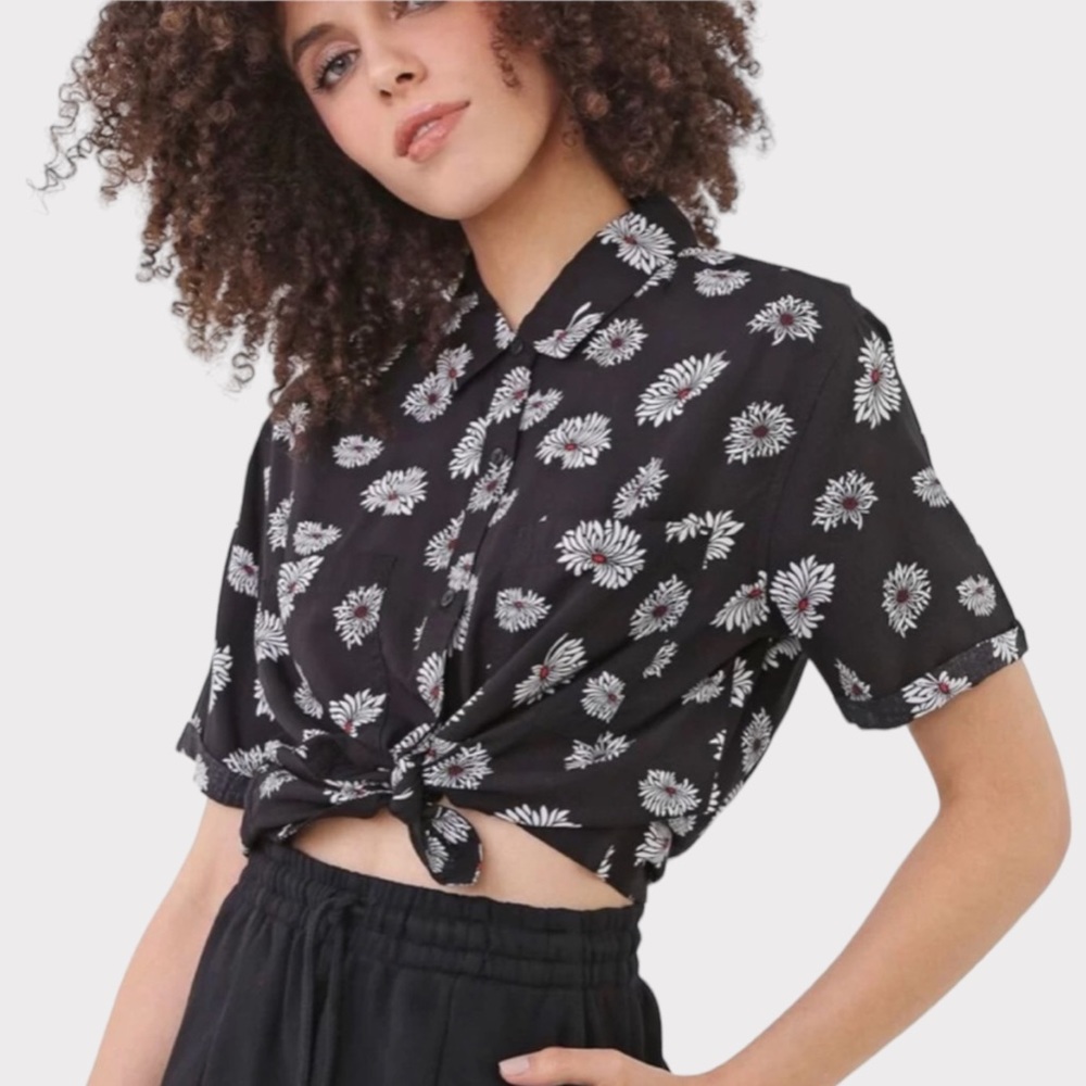 Vans - Woven Cropped Button Up Shirt - Black Floral - Size XS